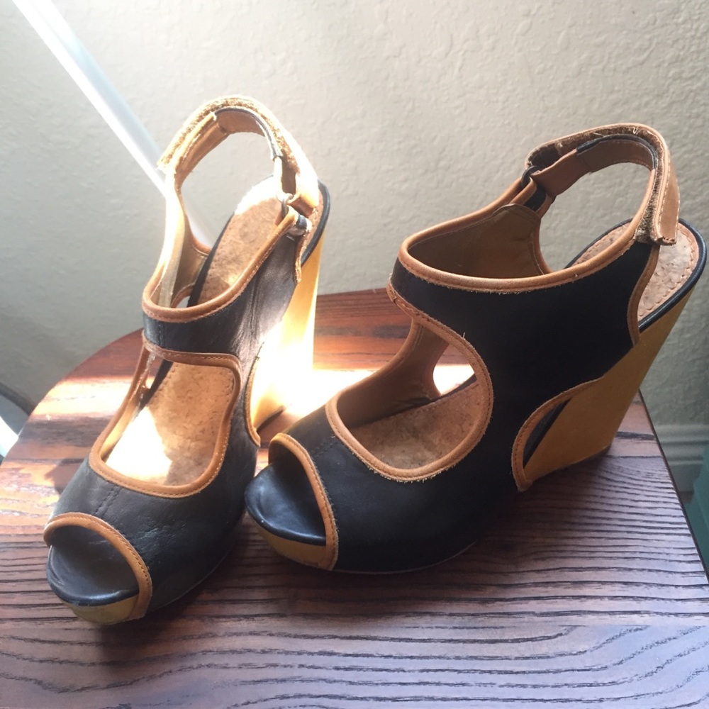 Sam Edelman Leather & Wood peekaboo heel sandal. 8